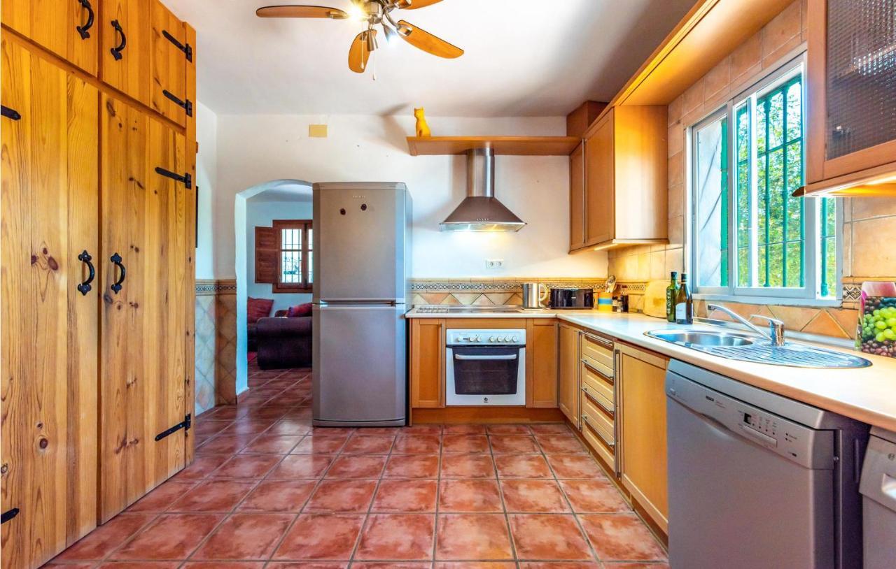 Holiday home Pet Friendly In Iznate With Kitchen Malaga