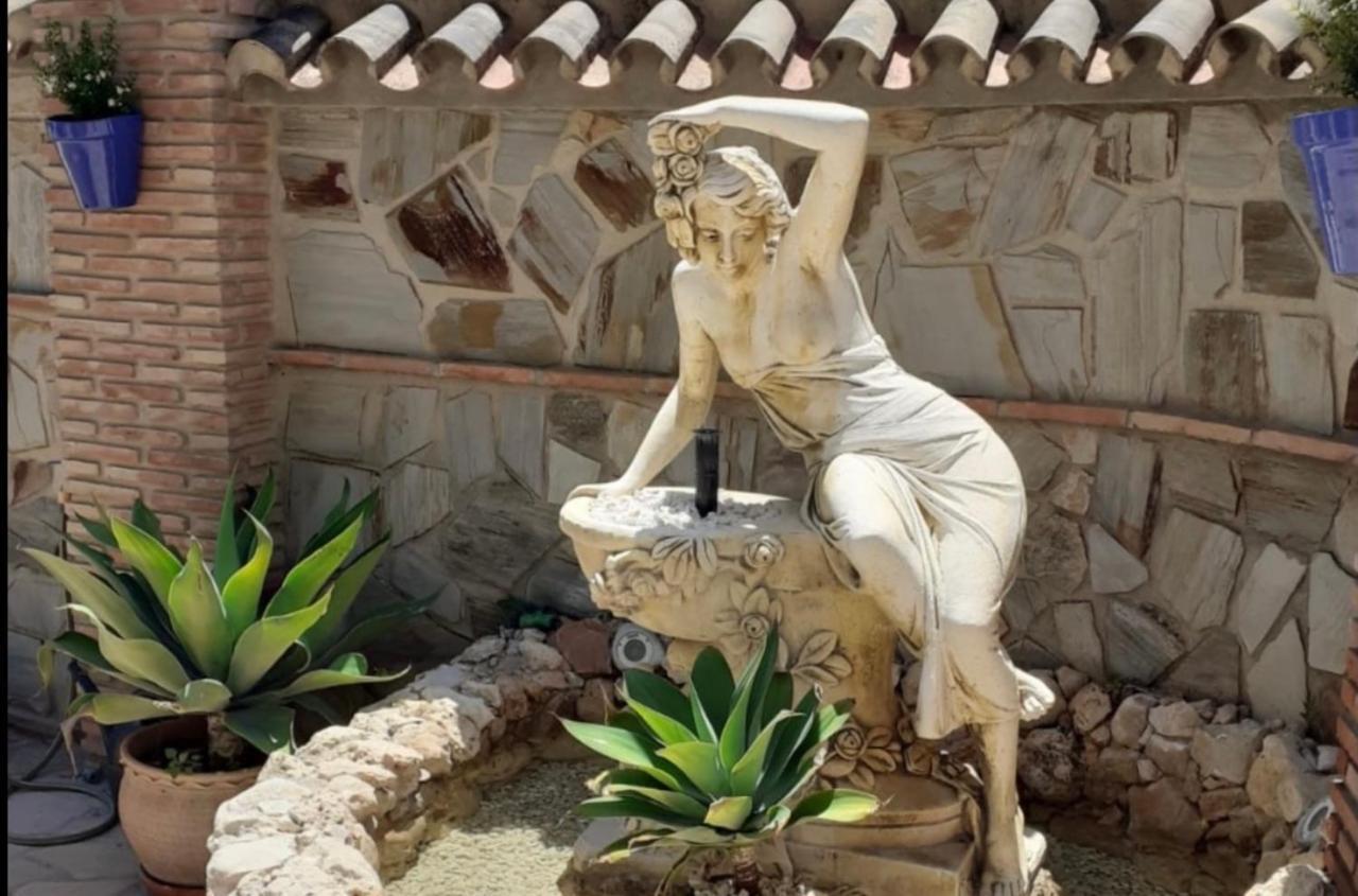 Delightful 5 Bed In Fuengirola Costa Del Sol Villa *