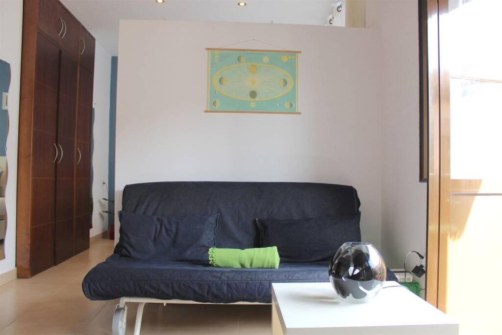 Good Vibes Rustic Downtown Alvarez Apartment