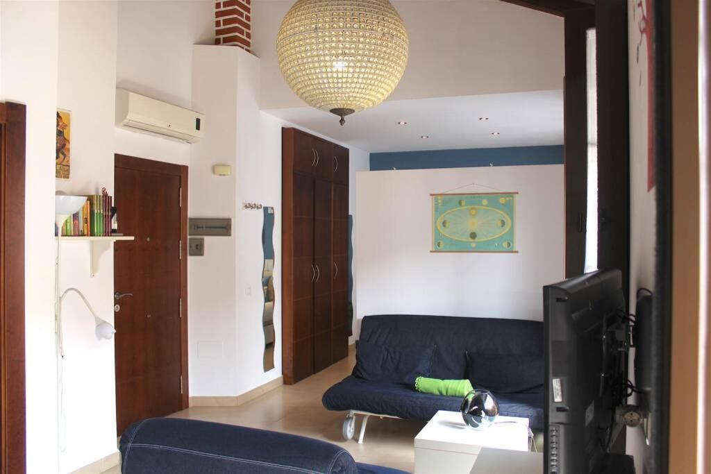Good Vibes Rustic Downtown Alvarez Apartment Malaga
