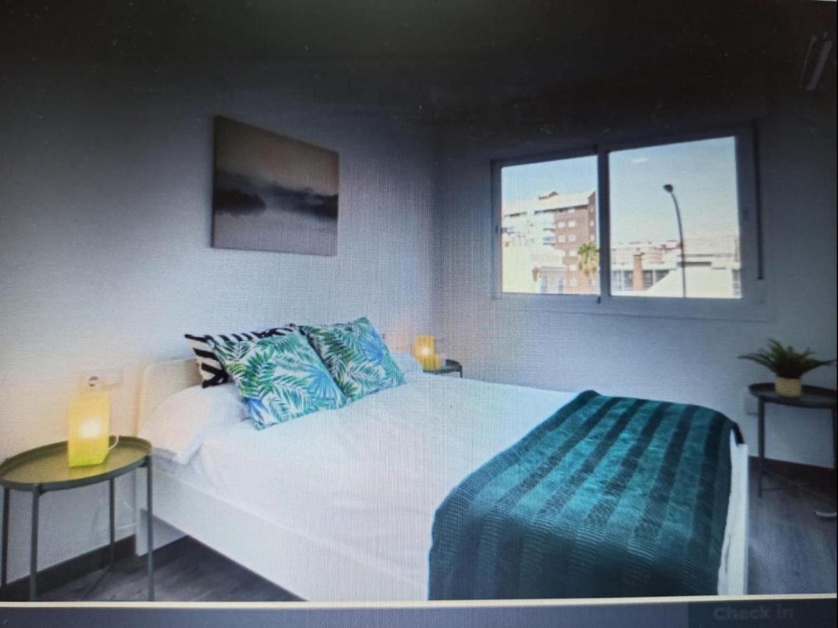 Holidays2Malaga Heroe De Sostoa 200 Mts De La Playa Apartment *