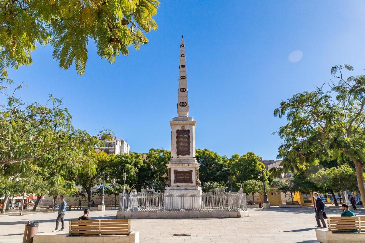 At Mitjana Plaza *