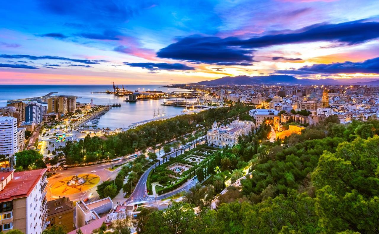 Apartment Centre With Parking Malaga