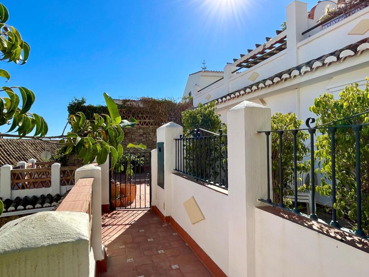Semidetached Duplex At Puebla Aida, Mijas Golf With Pool, Golf And Sea Views Ferienhaus