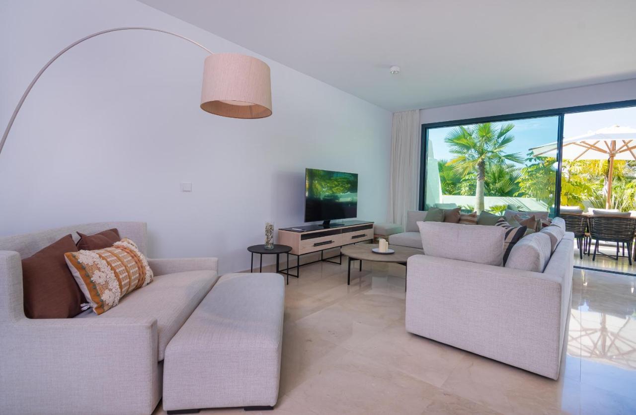 Ferienhaus Luxurious Townhouse With Roof Plunge Pool
