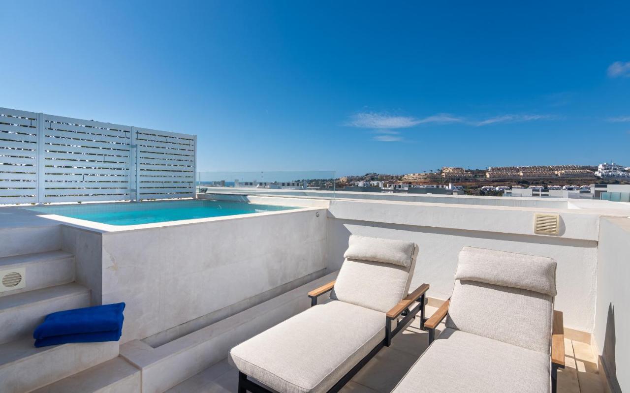 Ferienhaus Luxurious Townhouse With Roof Plunge Pool *