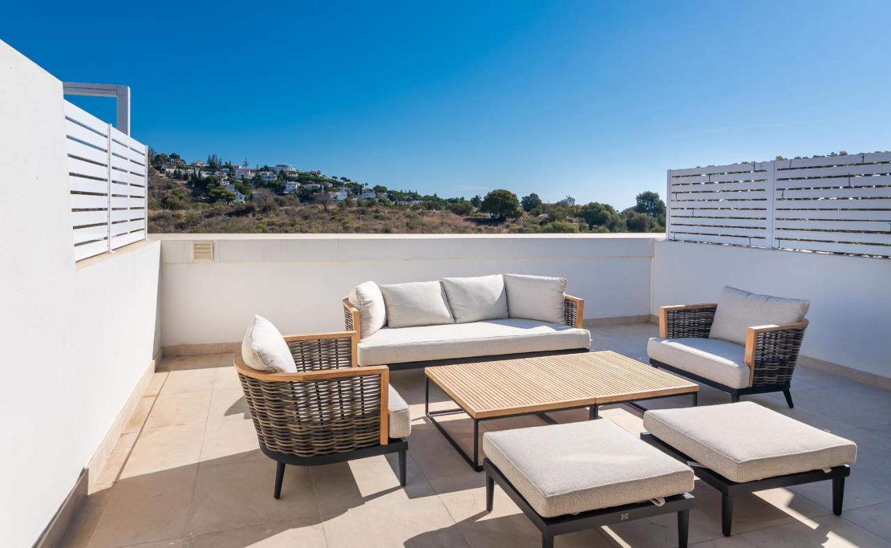 Luxurious Townhouse With Roof Plunge Pool *