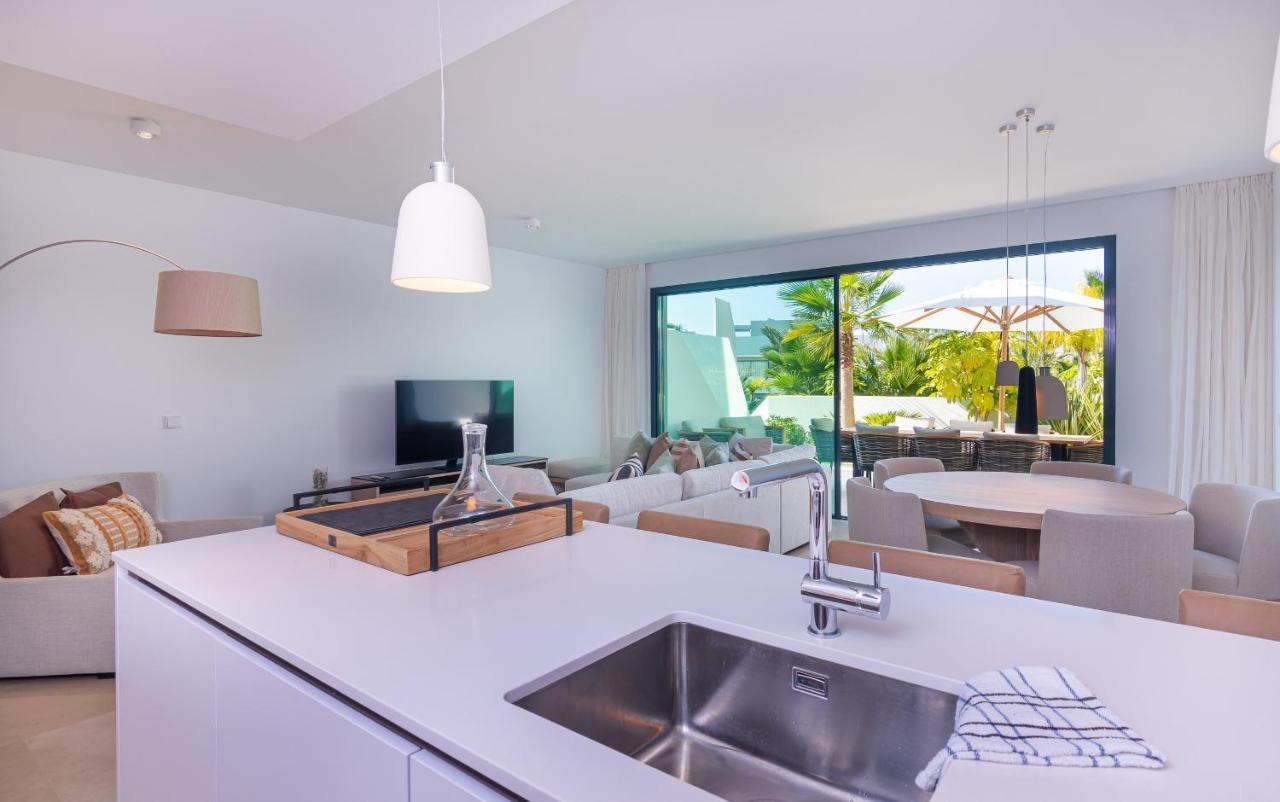 Luxurious Townhouse With Roof Plunge Pool