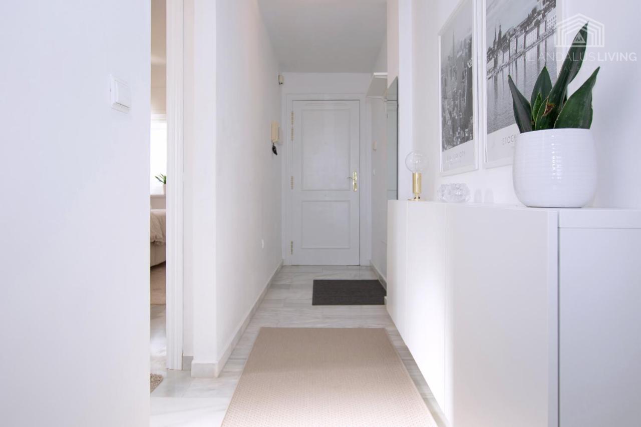 Scandinavian Seaview Terrace: Miraflores Retreat * Malaga