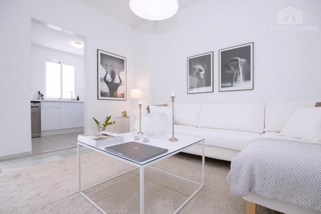 Scandinavian Seaview Terrace: Miraflores Retreat Malaga