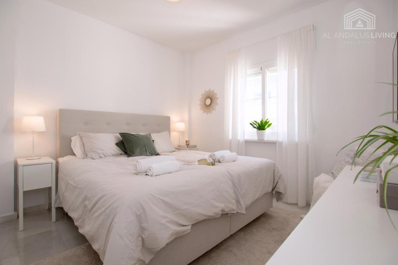 Scandinavian Seaview Terrace: Miraflores Retreat Apartment *