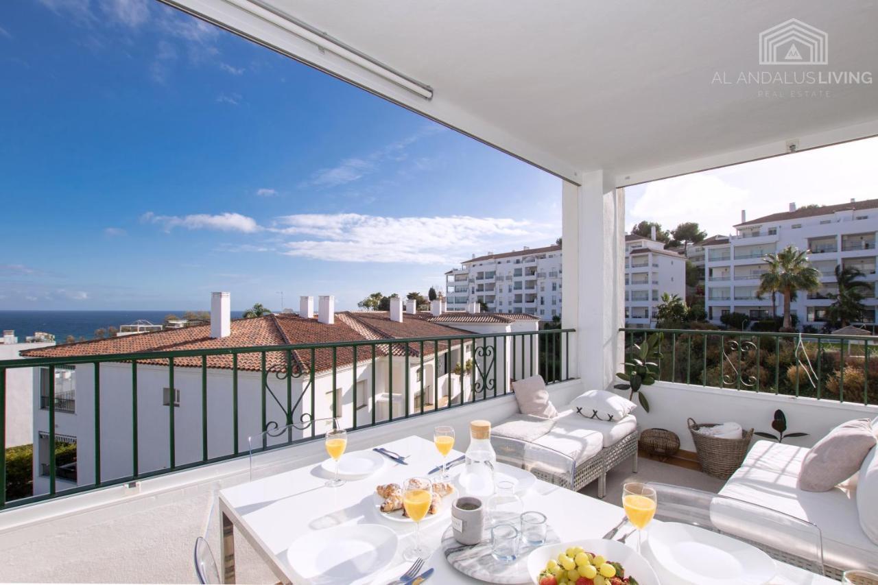 Scandinavian Seaview Terrace: Miraflores Retreat Malaga