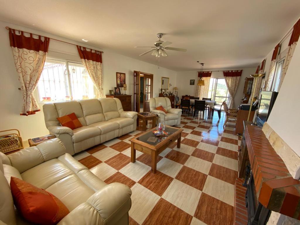 Casa De Rosas Villa Málaga