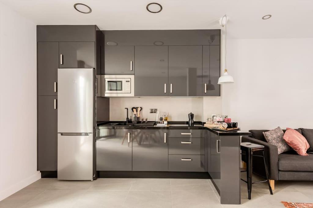 Apartment Rent4 *