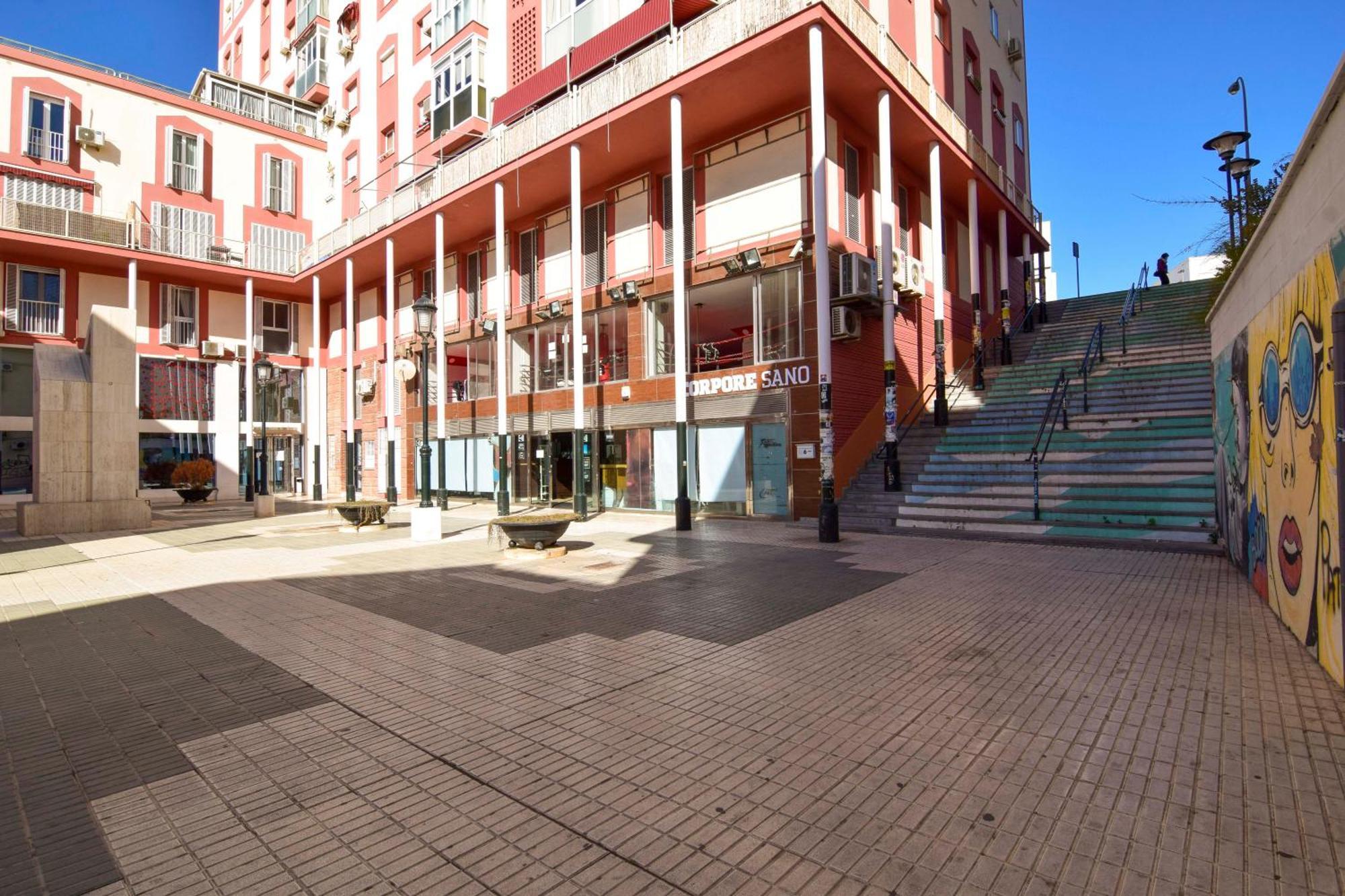Letmalaga Dos Aceras Plaza Málaga