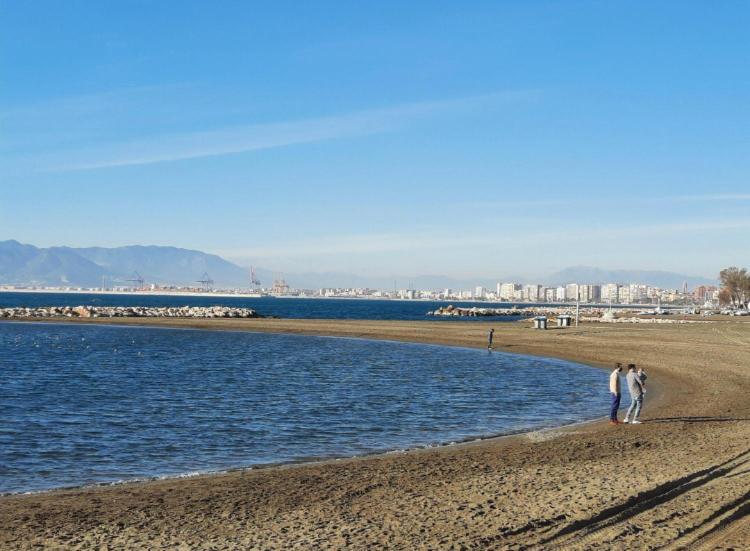 En La Playa En Paseo Maritimo Málaga
