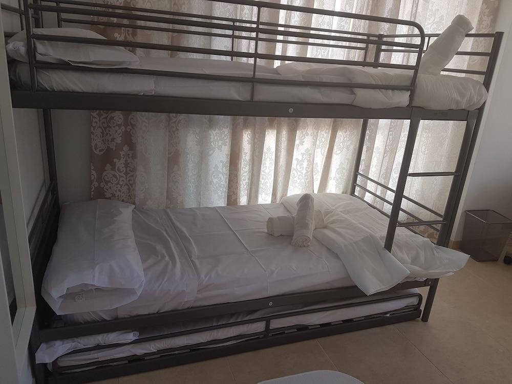 Hotel Residencia Universitaria Alboran Malaga