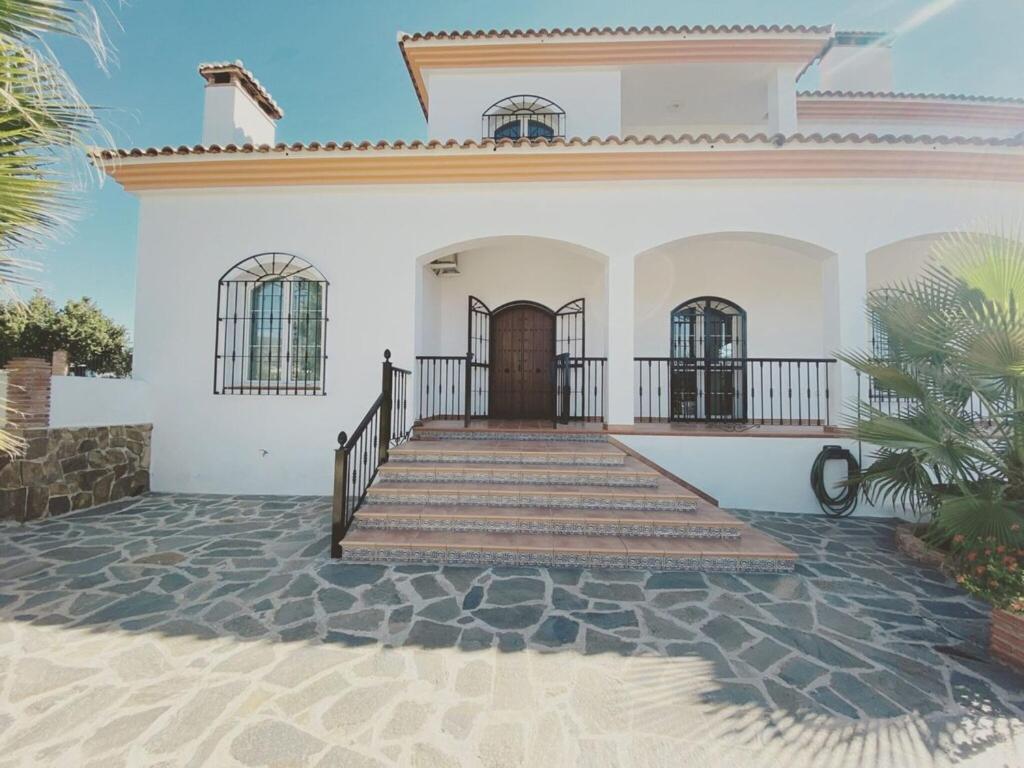 Villa With Private Swimming Pool And Boules Court 40 Minutes From M Laga