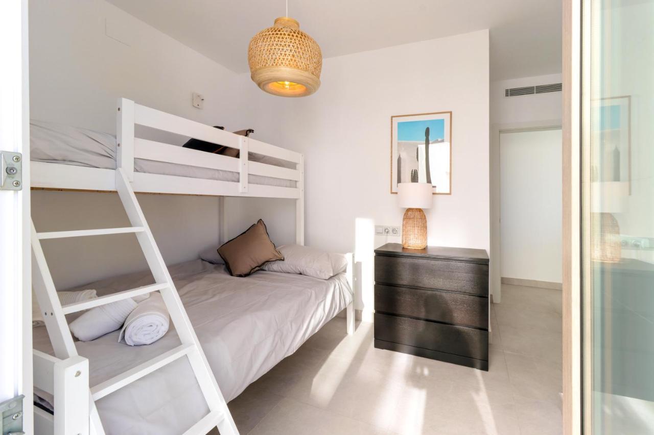 Bayview Hills, Luxury 2 Bedroom Apartment