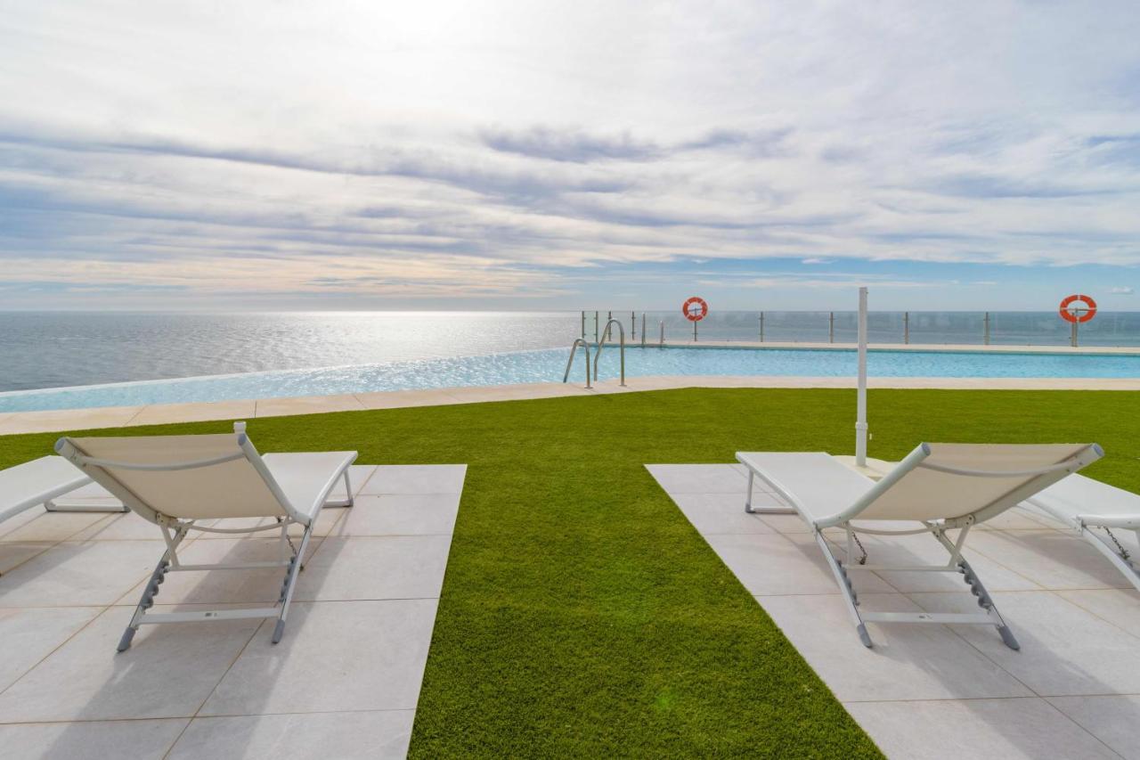 Bayview Hills, Luxury 2 Bedroom Apartment