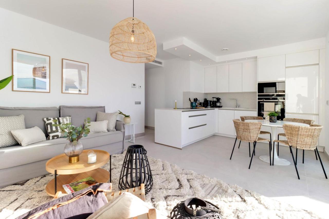 Bayview Hills, Luxury 2 Bedroom *