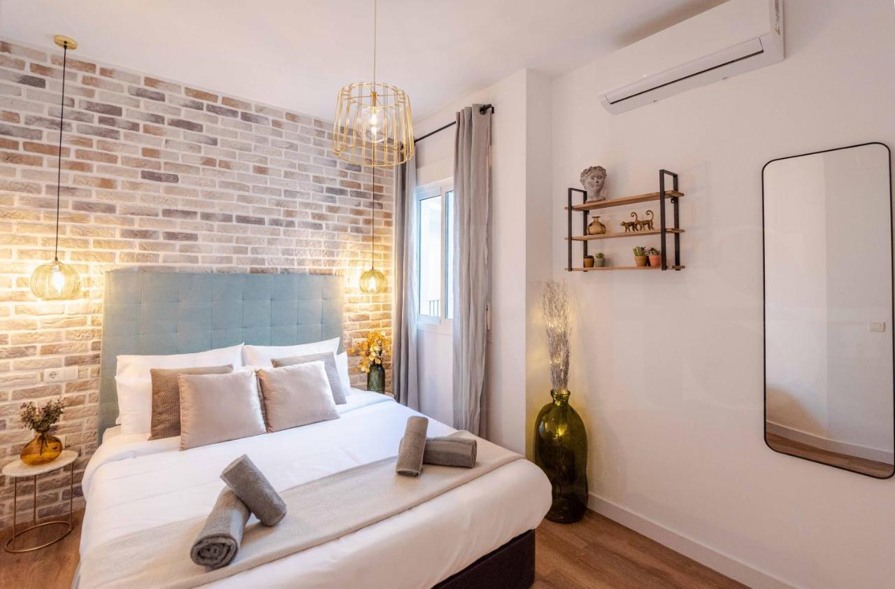 Penthouse With Private Jacuzzi & Rooftop - Center Apartment Malaga