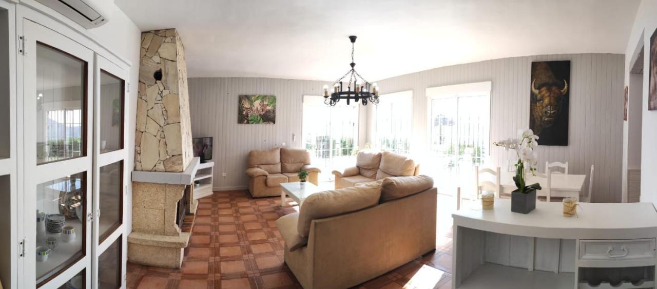 Yasleni Villa *