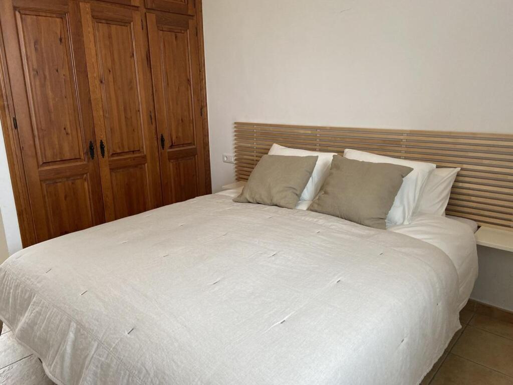 With Private Swimming Pool And Boules Court 40 Minutes From M Laga Villa