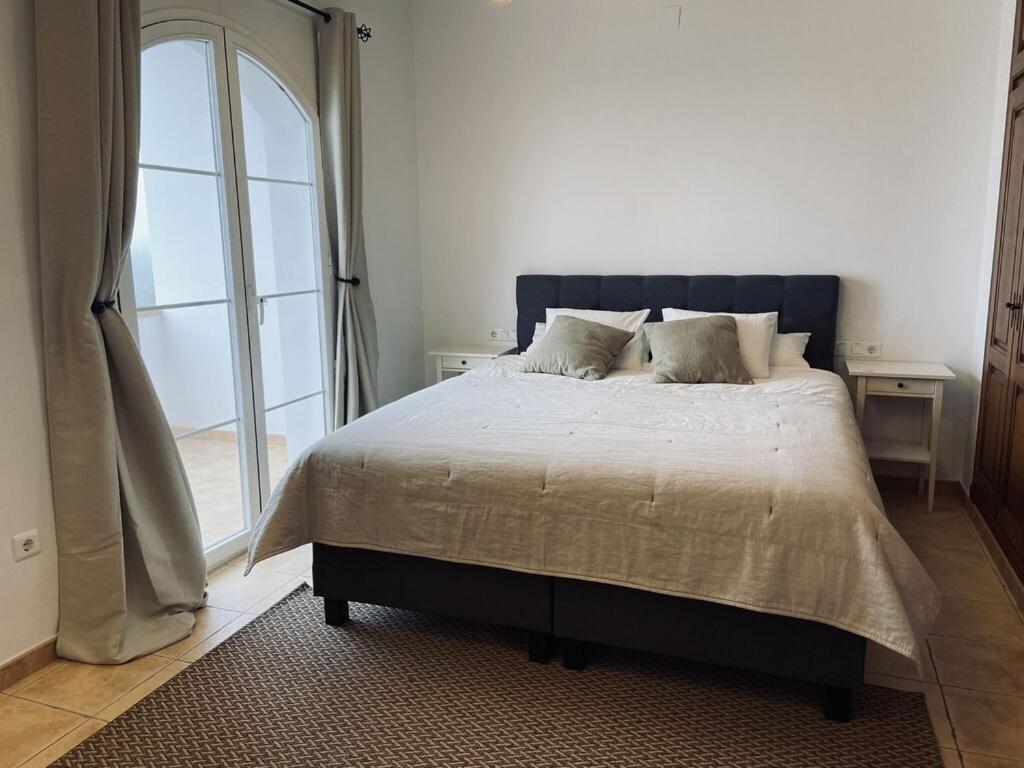 With Private Swimming Pool And Boules Court 40 Minutes From M Laga