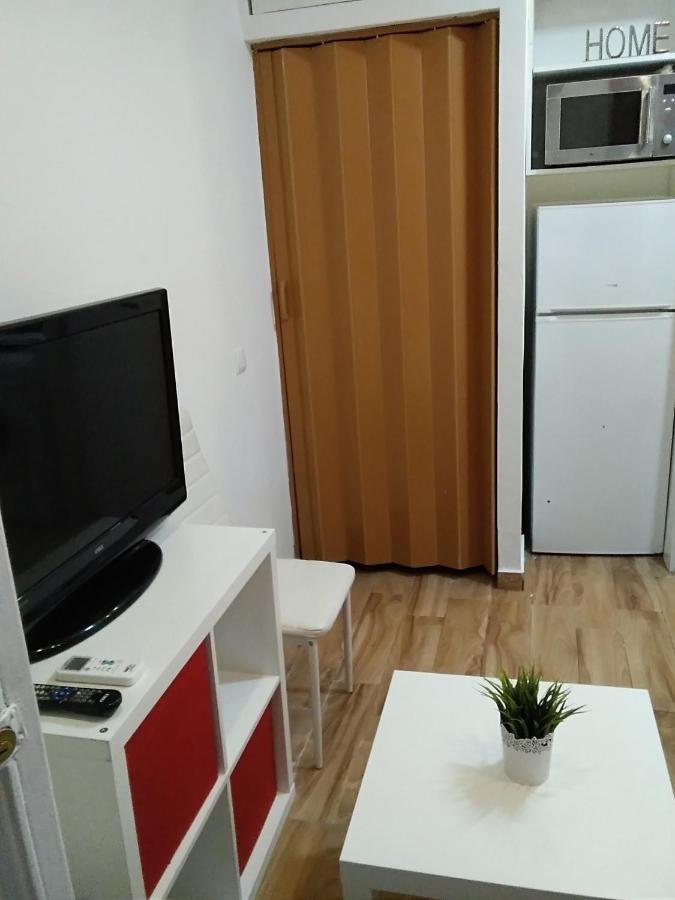 Estudio Cerca Del Carrefour Rosaleda Apartment