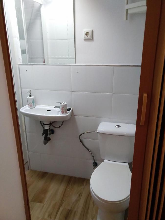 Estudio Cerca Del Carrefour Rosaleda Apartment