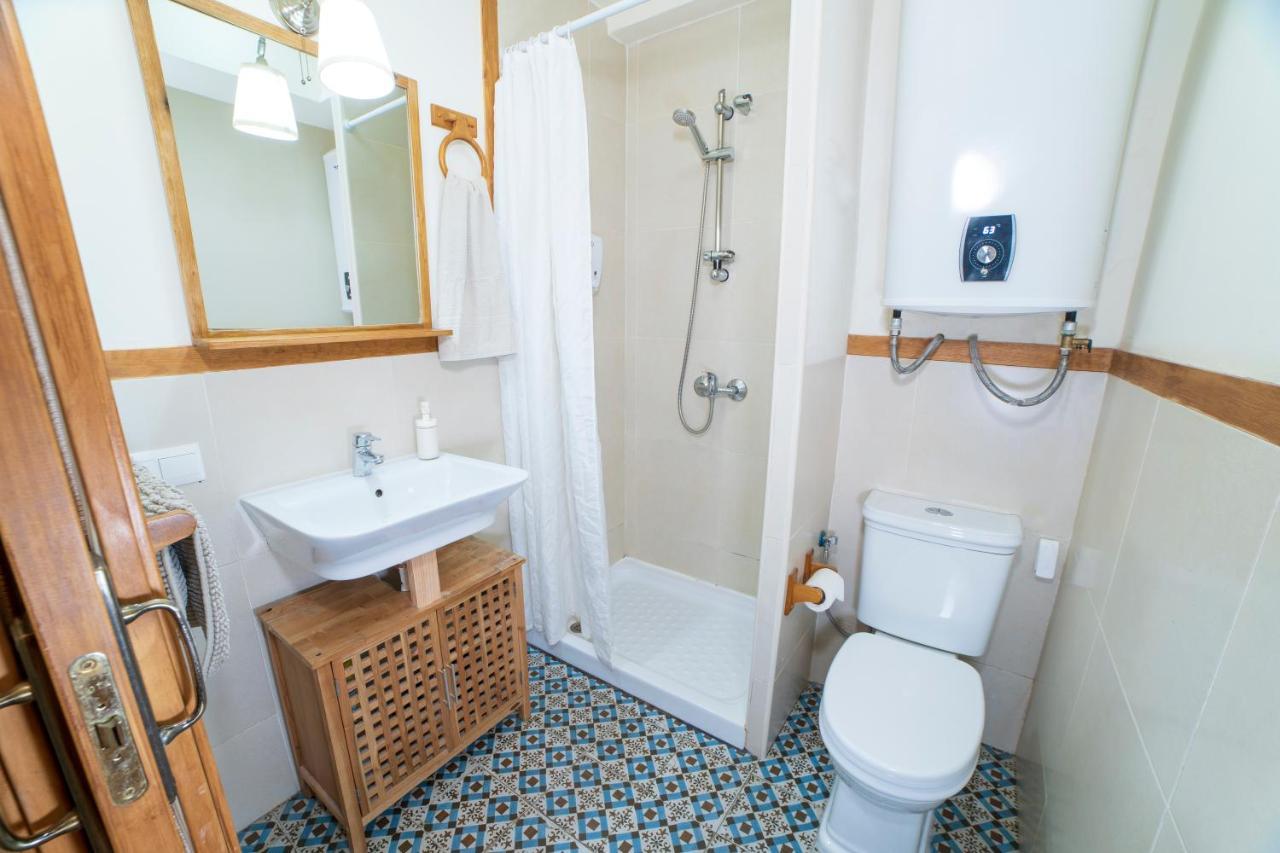 Apartment Center Next To The 2 Bedrooms *