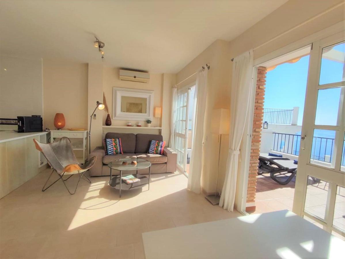 Amazing 2 Bedroom 2 Bathroom In Ladera De Mar, Nerja Appartement *
