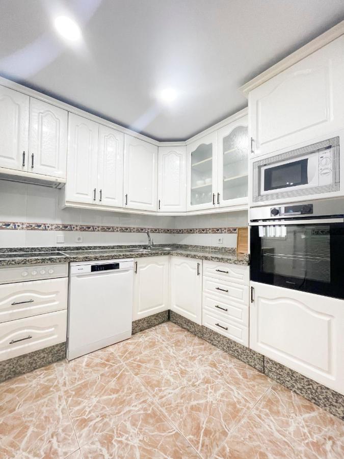 Holidays2malaga Tomas De Echeverria 150 Mts To Beach & High Speed Wifi & Parking *