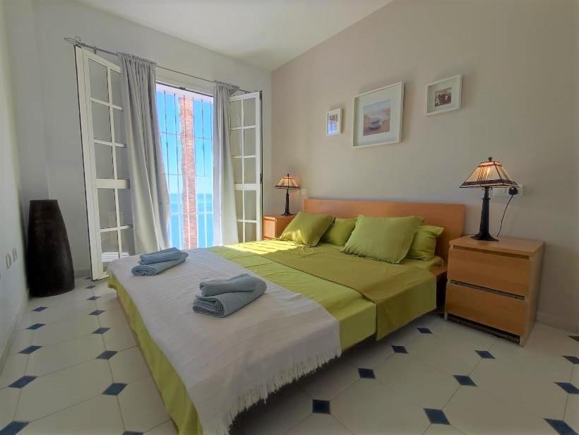Amazing 2 Bedroom 2 Bathroom In Ladera De Mar, Nerja Appartement *