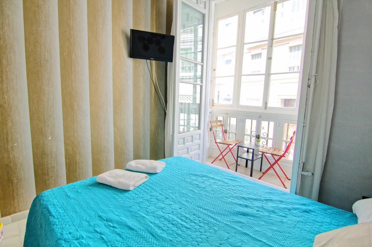 Low Cost Rooms Teatro * Malaga