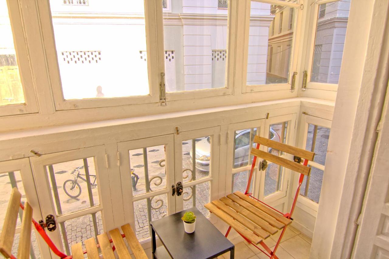 Low Cost Rooms Teatro Homestay