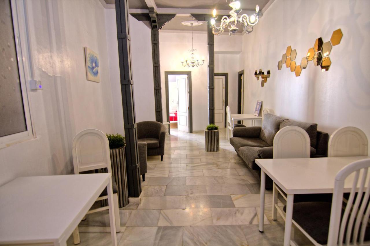 Low Cost Rooms Teatro * Malaga