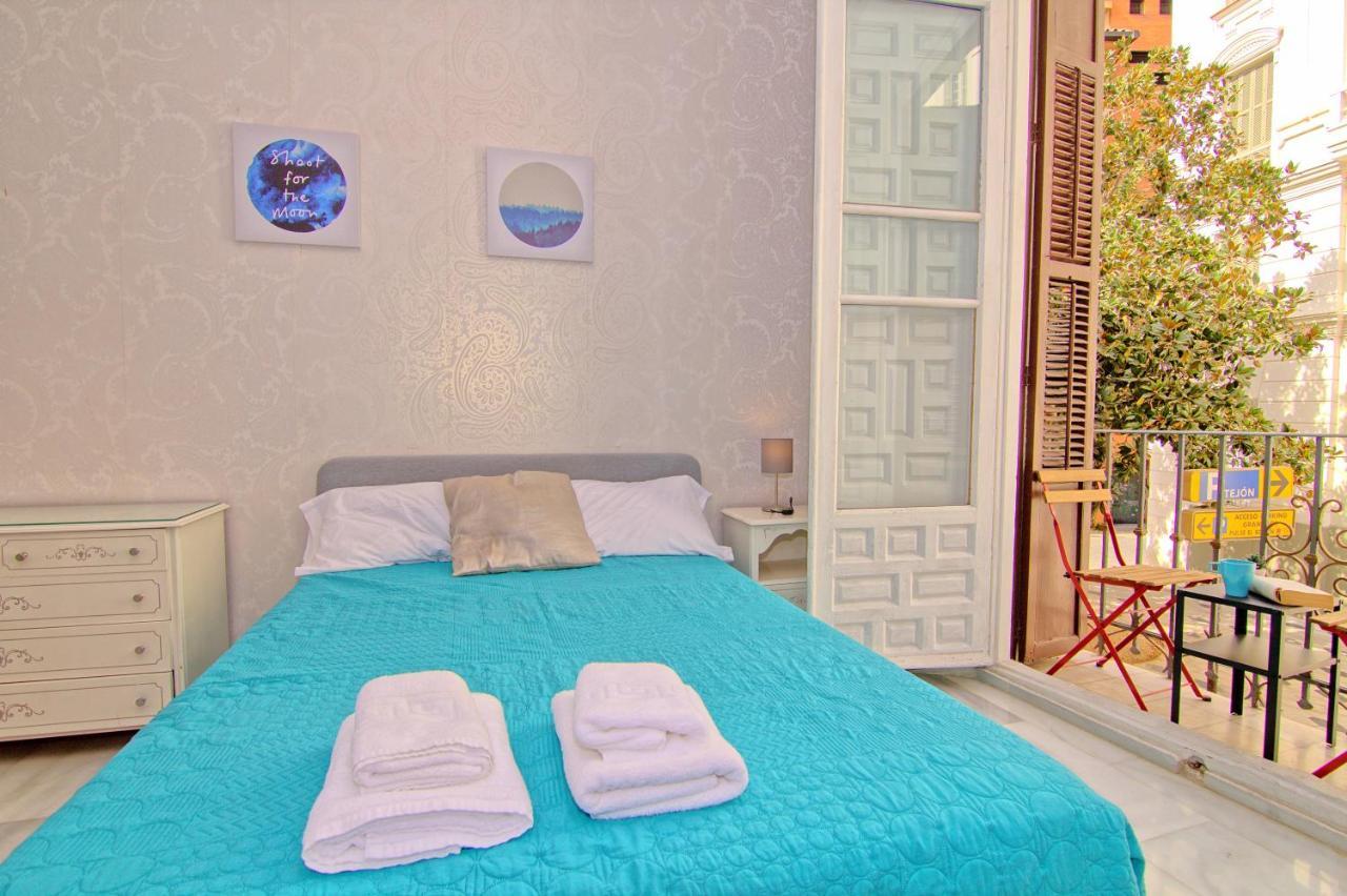Low Cost Rooms Teatro * Malaga