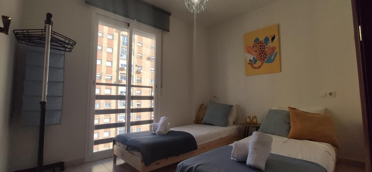 Huelin House Beach And Sun, Con Parking Y A 500 Metros De La Playa Appartement Málaga