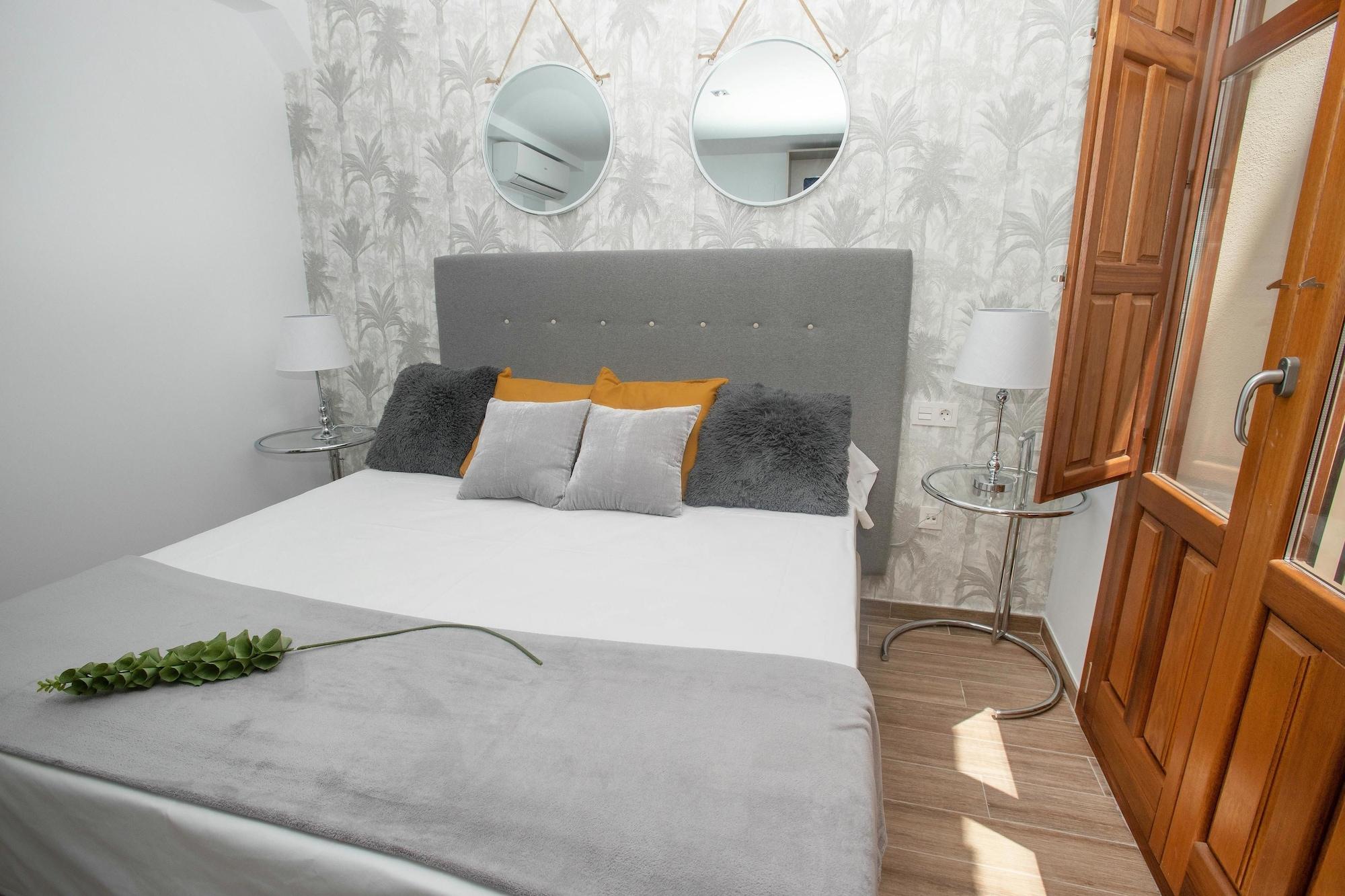 Feelathome Martires Apartment *