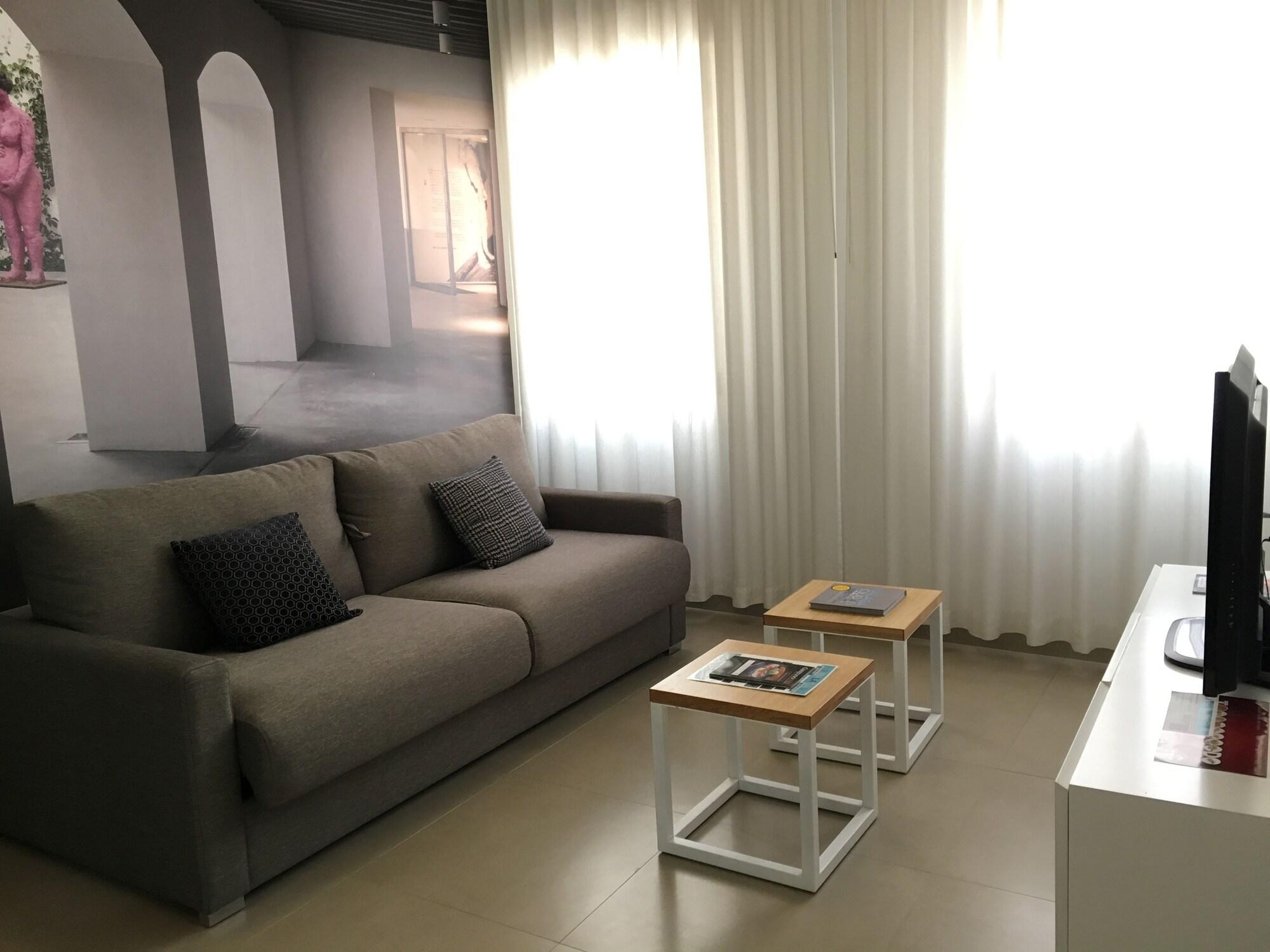 Del Pintor Aparthotel 3*