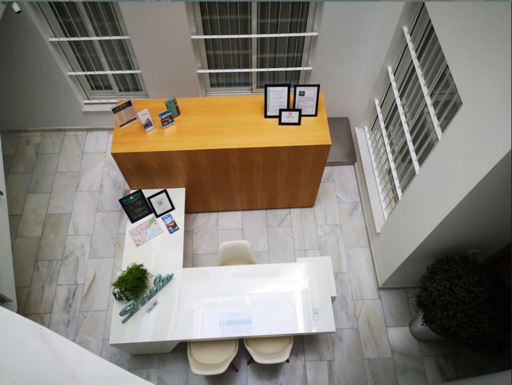 Del Pintor Aparthotel Malaga