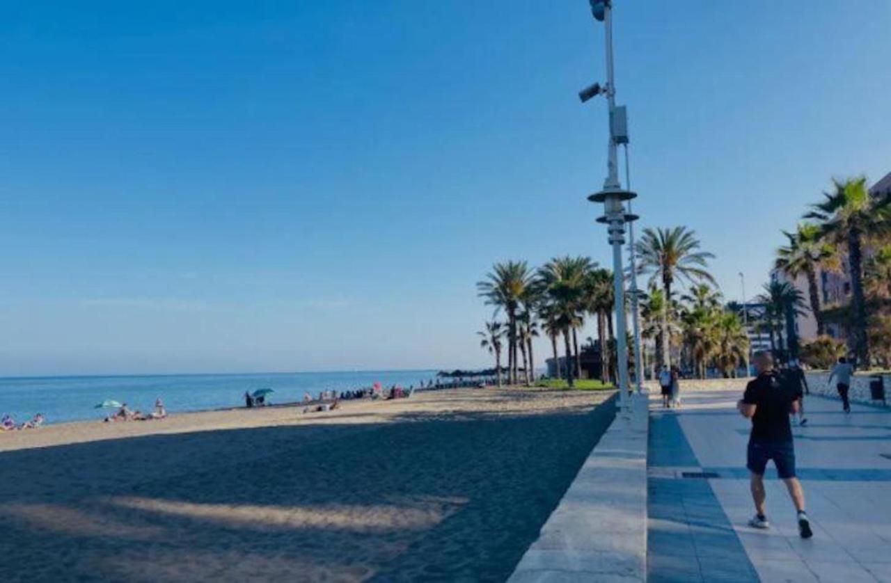 Apartment Holidays2malaga Tomas De Echeverria 150 Mts To Beach & High Speed Wifi & Parking Malaga