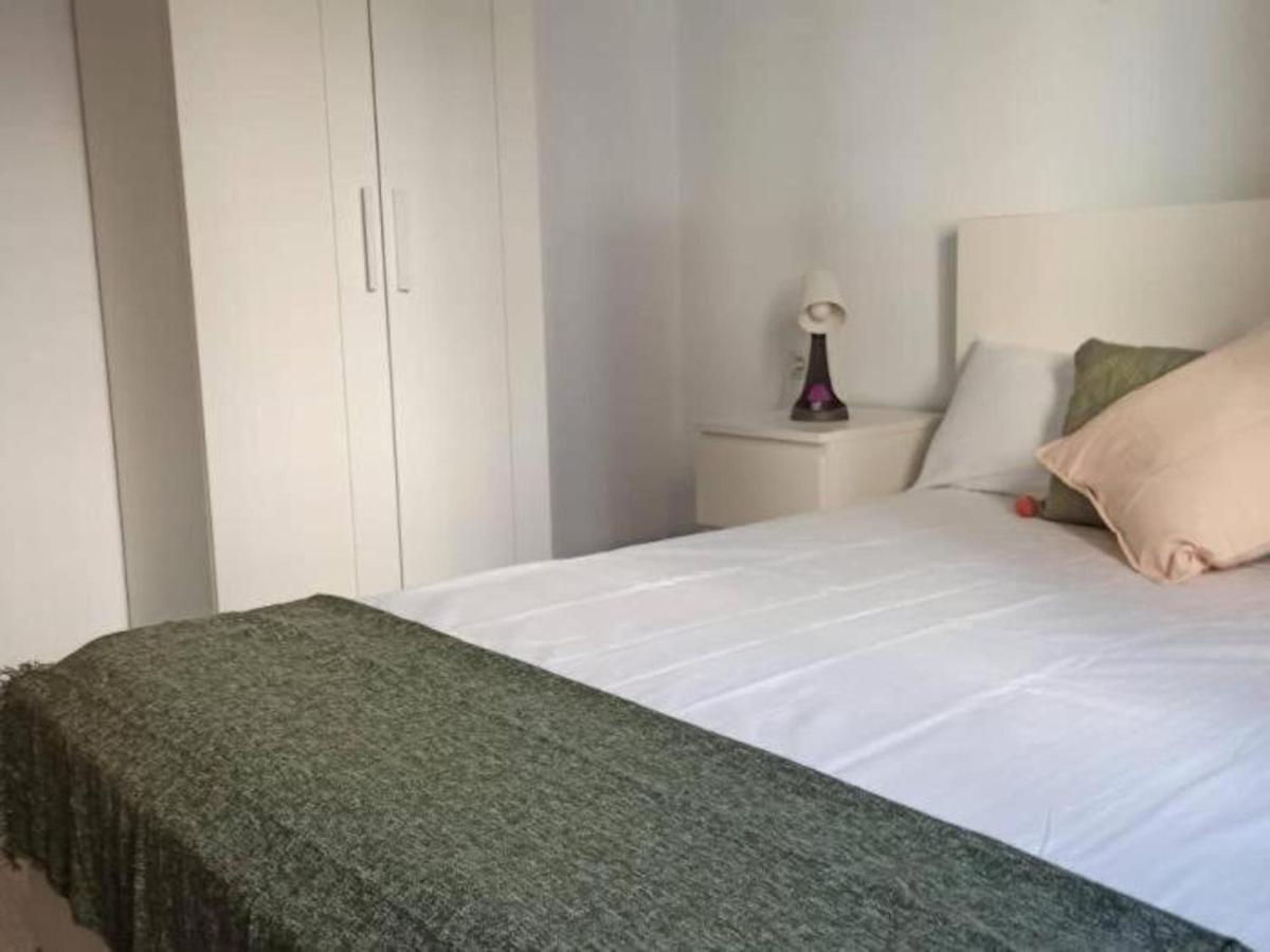 Holidays2malaga Reyna Manescau Apartments- Zona Huelin & 450 Mts De La Playa Apartment