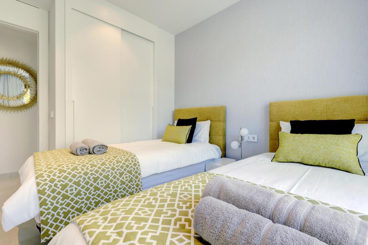 Apartment 092 - Modern, Spacious El Higueron With Private Garden & Bbq *