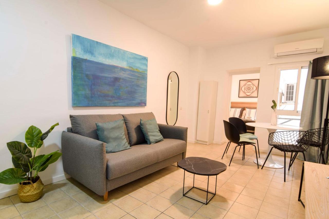 Letmalaga Economy Young Clemens Apartment Málaga