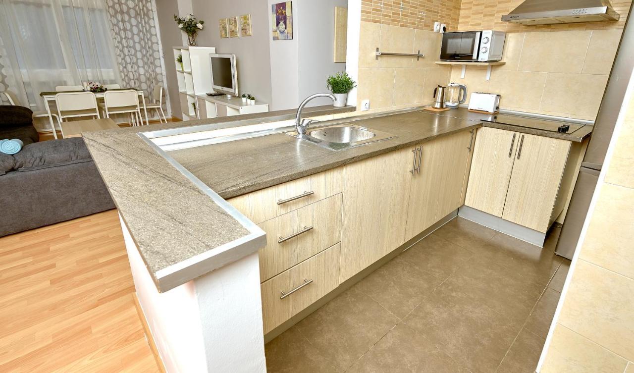 Holidays2malaga Salitre 3 Bedroom Up To 7 People High Speed Wifi *