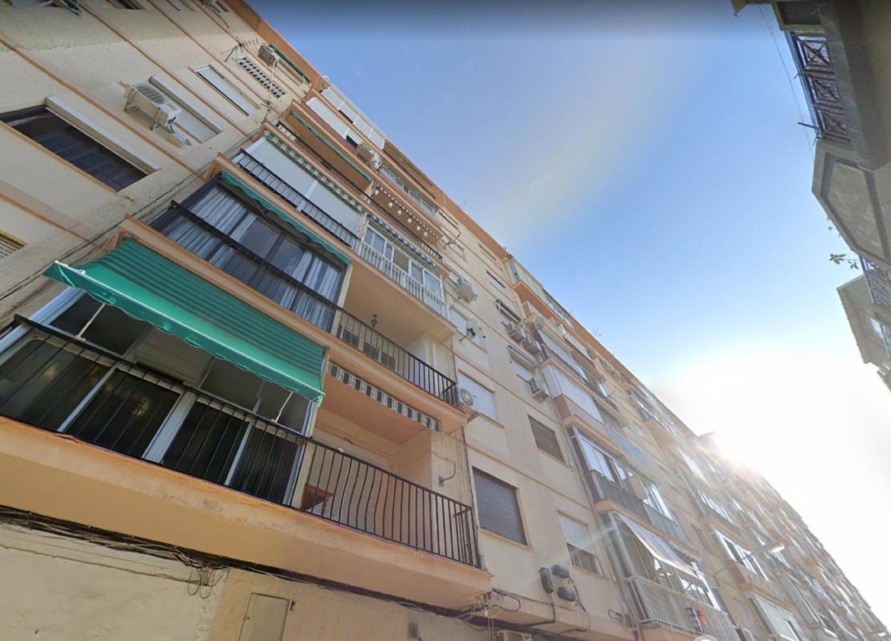 Apartamento En Calle Mendoza - Zona Huelin & 300 Mts De La Playa *