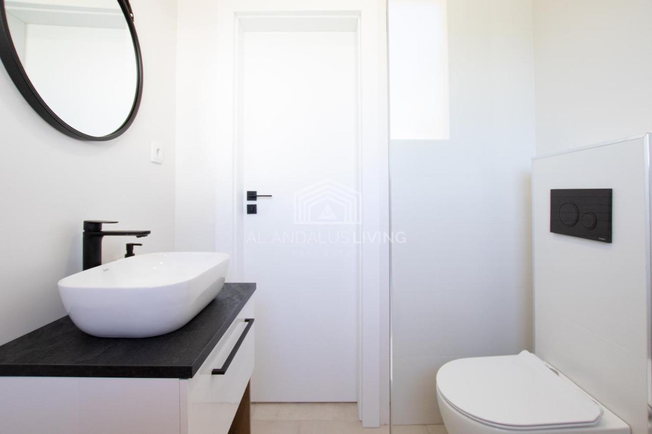 Panoramic Sea Views And Direct Access To The Beach From The Community In Torrenueva Apartment *